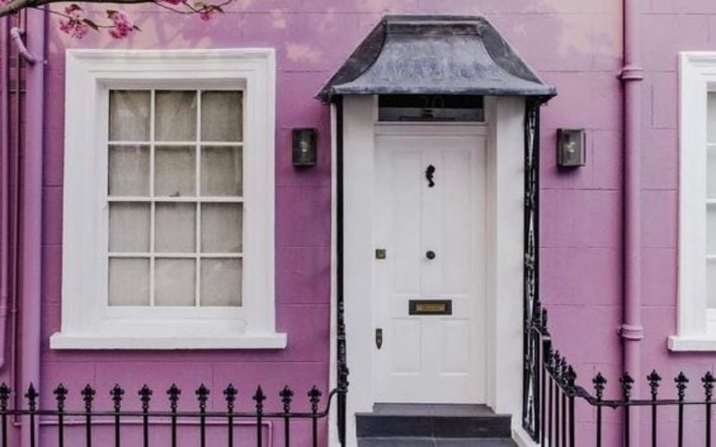 cat teras rumah warna ungu
