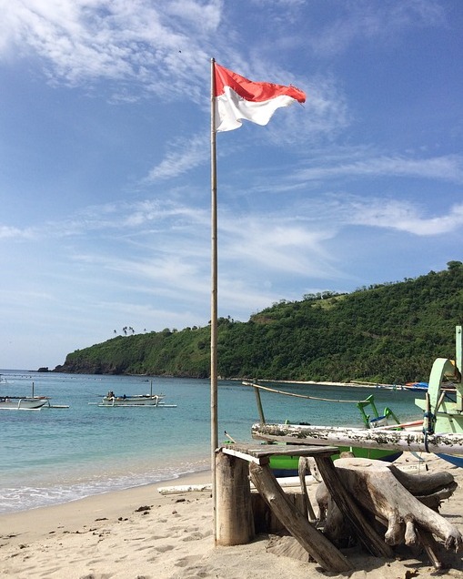 Ini Standar Tinggi Tiang Bendera Untuk Indoor Dan Outdoor!