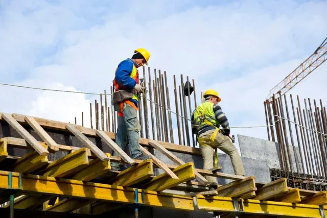 pilih kontraktor kalimantan timur fondasi proyek sukses